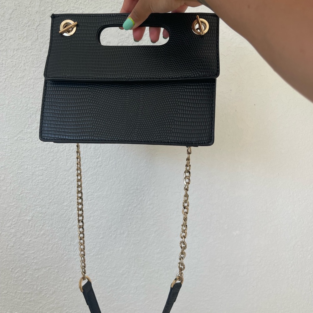 Black shoulder purse